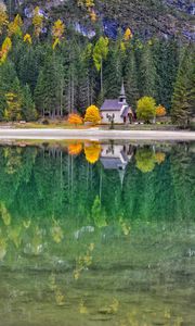 Preview wallpaper castle, autumn, trees, reflection