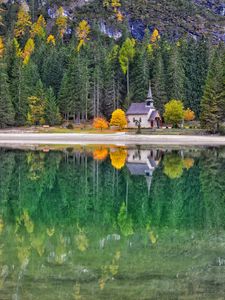 Preview wallpaper castle, autumn, trees, reflection