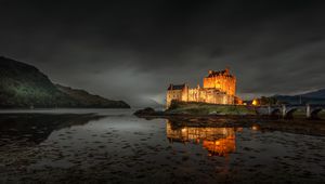 Preview wallpaper castle, backlight, architecture, lake, bridge