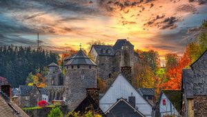 Preview wallpaper castle, building, architecture, old, sunset, autumn