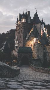 Preview wallpaper castle, building, architecture, old, medieval