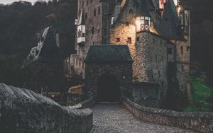 Preview wallpaper castle, building, architecture, old, medieval