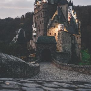 Preview wallpaper castle, building, architecture, old, medieval