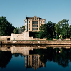 Preview wallpaper castle, building, reflection, architecture, trees, germany, regensburg