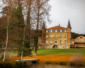 Preview wallpaper castle, coast, river, nature