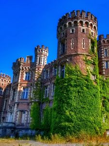 Preview wallpaper castle, grass, north america, hdr