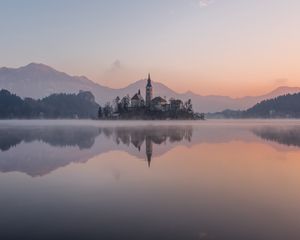 Preview wallpaper castle, island, lake, reflection, mountains