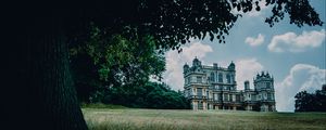 Preview wallpaper castle, palace, manor, nottingham, park, house, grass, tree