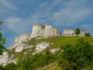 Preview wallpaper castle, ruins, fortress, hill, architecture, towers