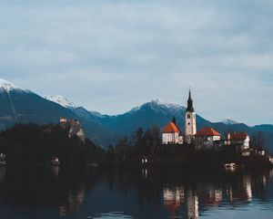 Preview wallpaper castle, tower, lake, reflection