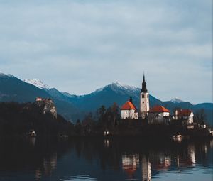 Preview wallpaper castle, tower, lake, reflection