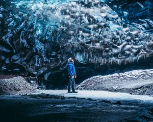 Preview wallpaper cave, ice, glacier, man, journey