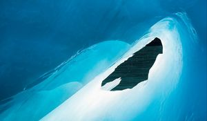 Preview wallpaper cave, ice, sea, drops