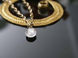 Preview wallpaper chain, gold, diamonds