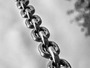 Preview wallpaper chain, links, metal, black and white