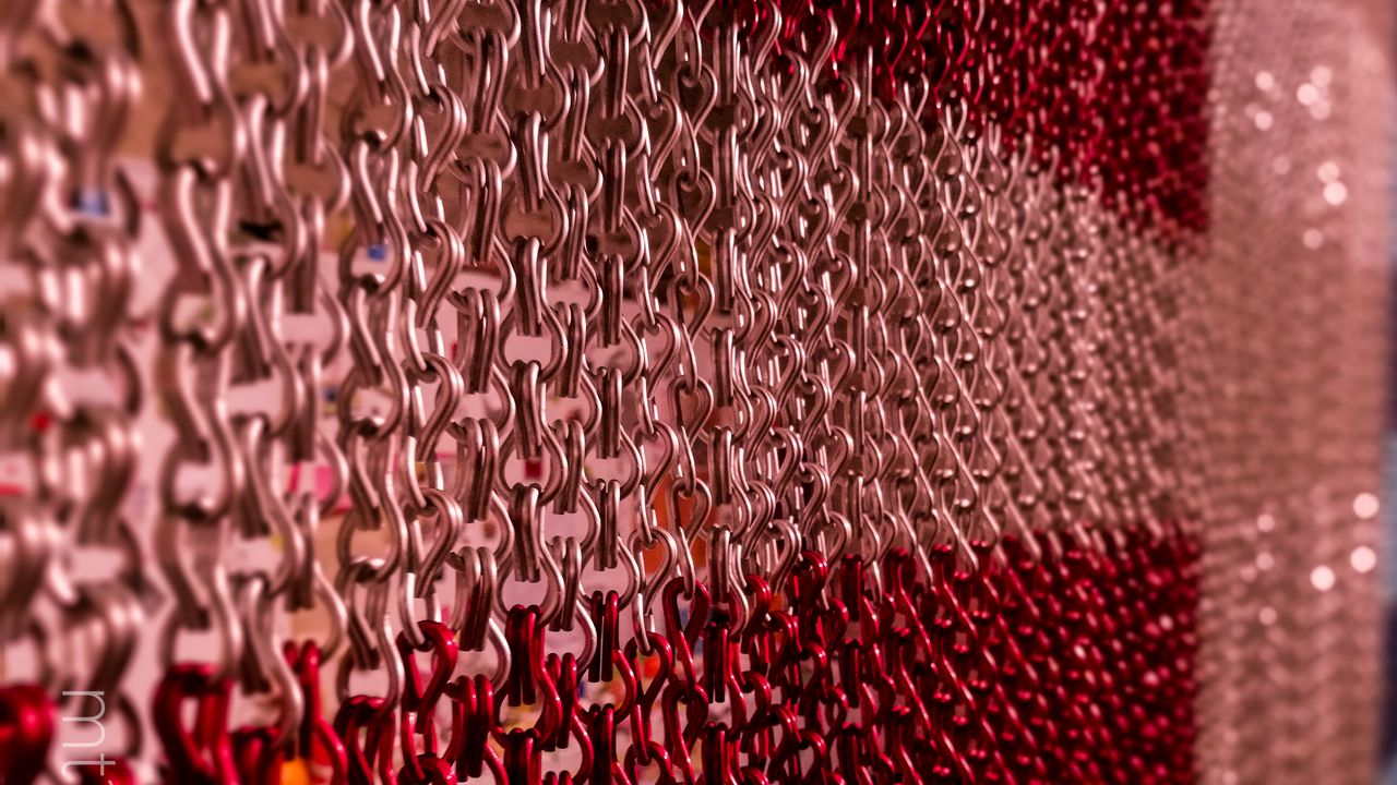 Wallpaper chain, links, metal, red