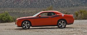 Preview wallpaper challenger, car, retro, red