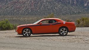 Preview wallpaper challenger, car, retro, red