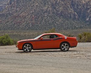 Preview wallpaper challenger, car, retro, red