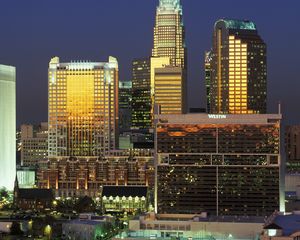 Preview wallpaper charlotte, north carolina, building, evening