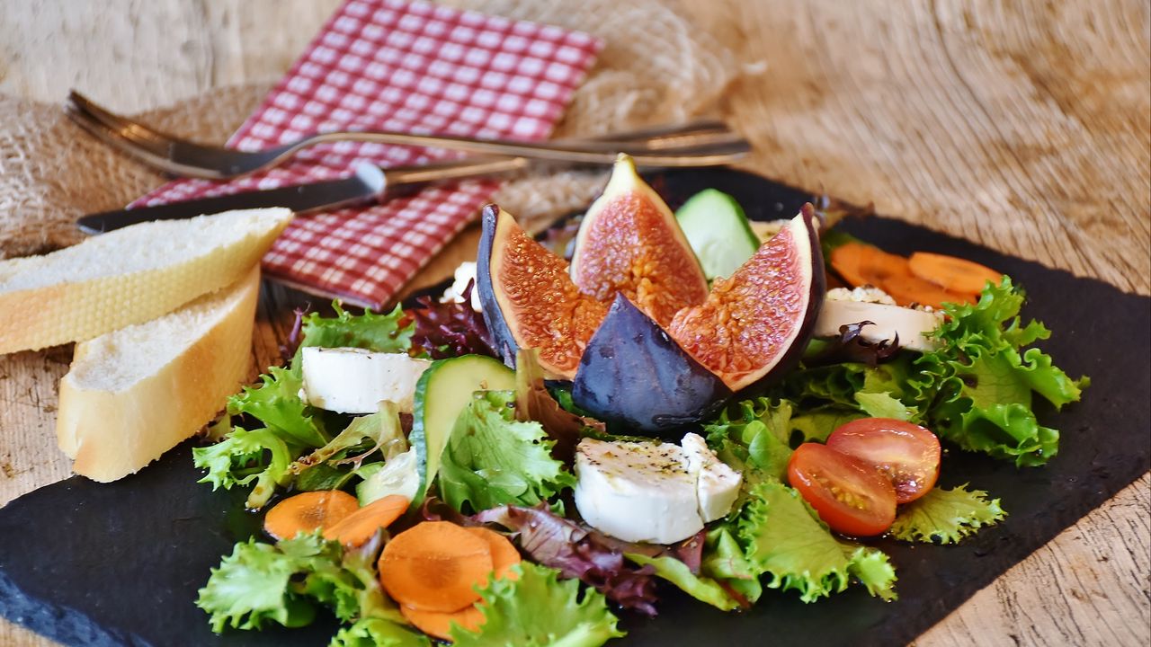 Wallpaper cheese, lettuce, figs, tomatoes, vegetables