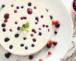 Preview wallpaper cheesecake, berries, blackberries