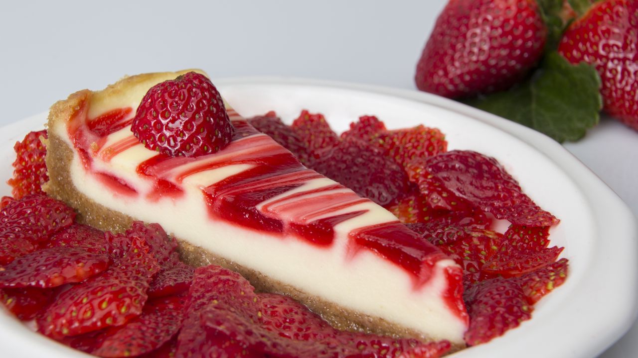 Wallpaper cheesecake, strawberries, cakes, dessert