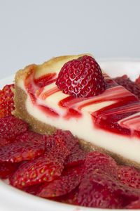Preview wallpaper cheesecake, strawberries, cakes, dessert