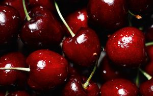 Preview wallpaper cherries, berries, red, wet, ripe