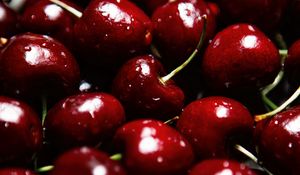 Preview wallpaper cherries, berries, red, wet, ripe, macro