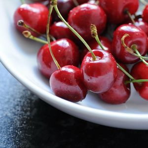 Preview wallpaper cherry, berries, fresh, drops, macro