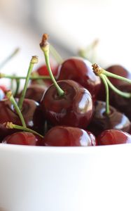 Preview wallpaper cherry, berries, ripe, bowl