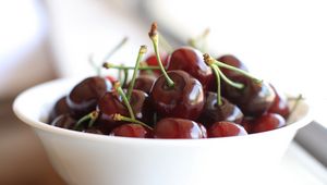 Preview wallpaper cherry, berries, ripe, bowl