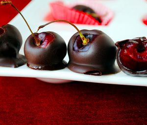 Preview wallpaper cherry, berry, chocolate, sweet, close-up, beautiful