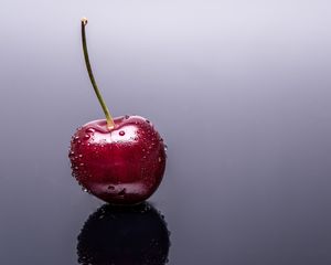 Preview wallpaper cherry, berry, drops, reflection, wet, macro