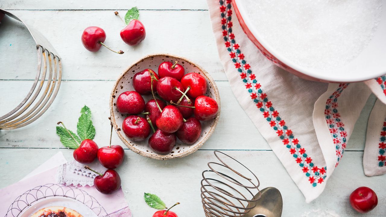 Wallpaper cherry, fruit, plate