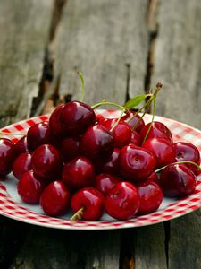 Preview wallpaper cherry, plate, berry, ripe