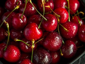 Preview wallpaper cherry, ripe, wet, berries, harvest, red, drops