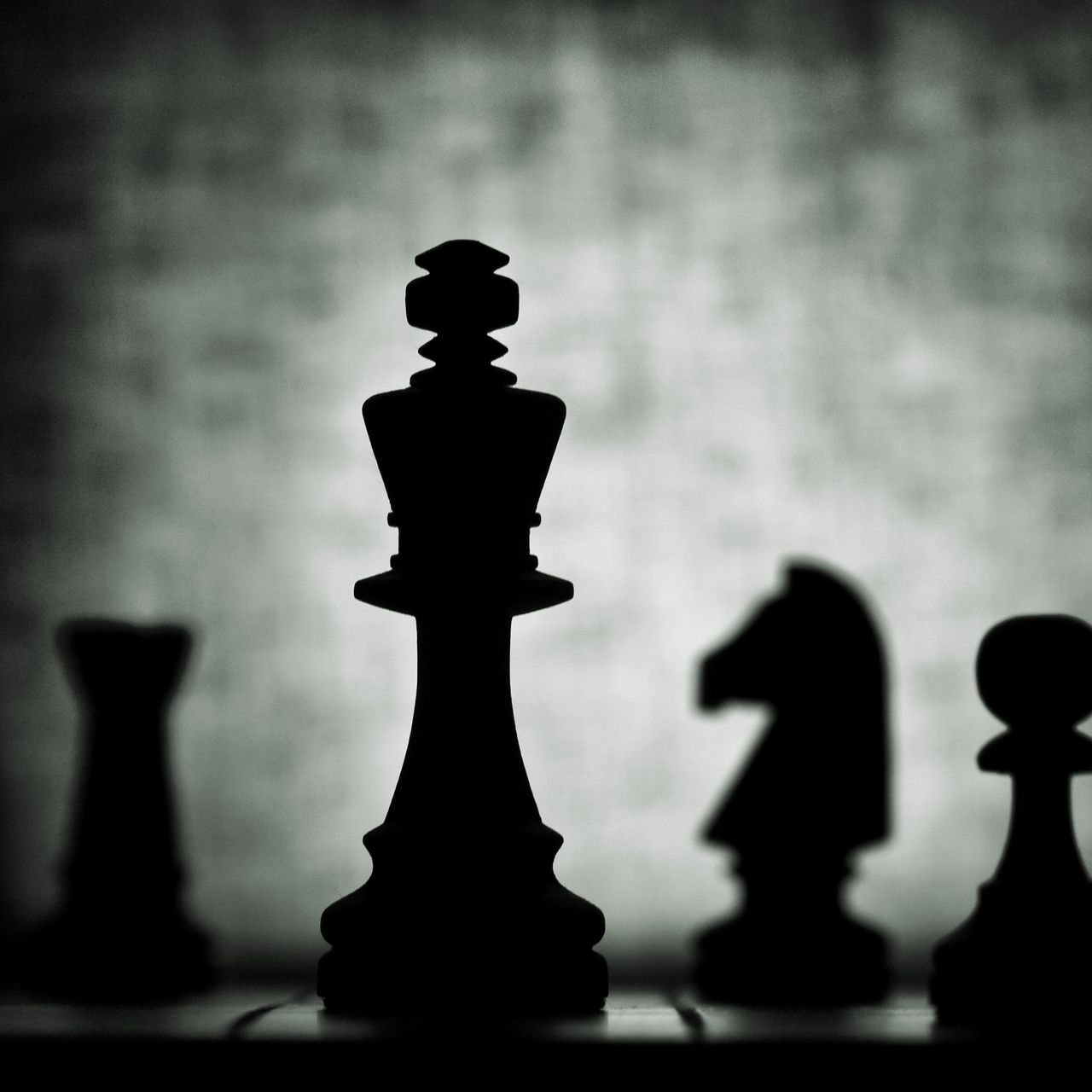 Download wallpaper 800x1420 chess, pieces, king, queen, game