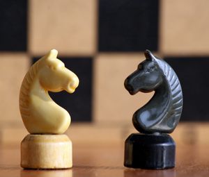 Preview wallpaper chess, figures, horse, black, white