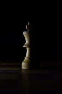 Preview wallpaper chess, king, figure, game, board, shadow, dark