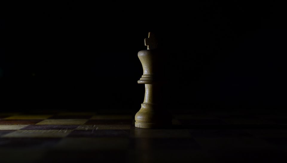 Chess, king, figure, game, board, shadow, dark, HD wallpaper