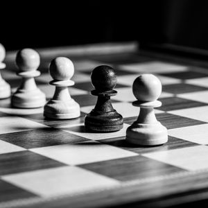 Preview wallpaper chess, pawns, cell, game, black and white