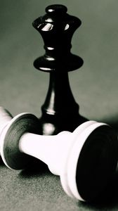 Preview wallpaper chess, pieces, black and white, game, glare