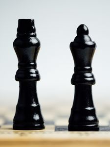 Preview wallpaper chess, pieces, game, king, queen
