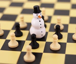 Preview wallpaper chess, snowman, figures, pawns, chess board, game