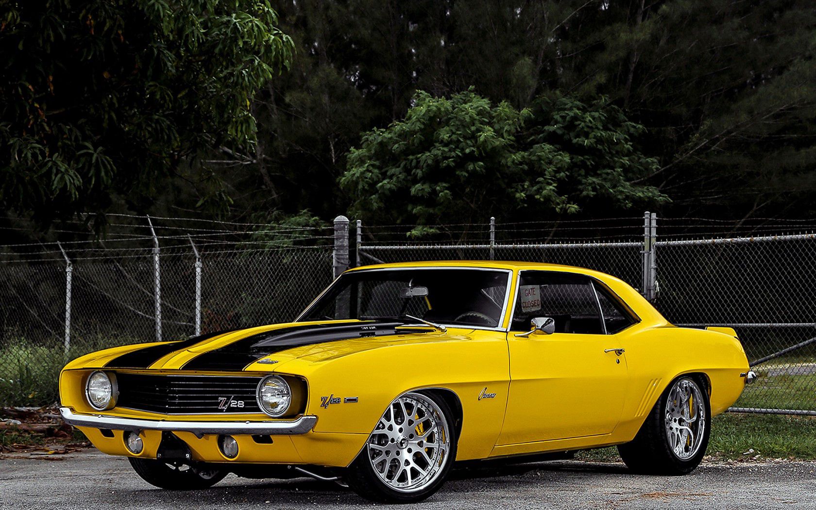 Download wallpaper 1680x1050 chevrolet, camaro, 1969, yellow, side view hd  background