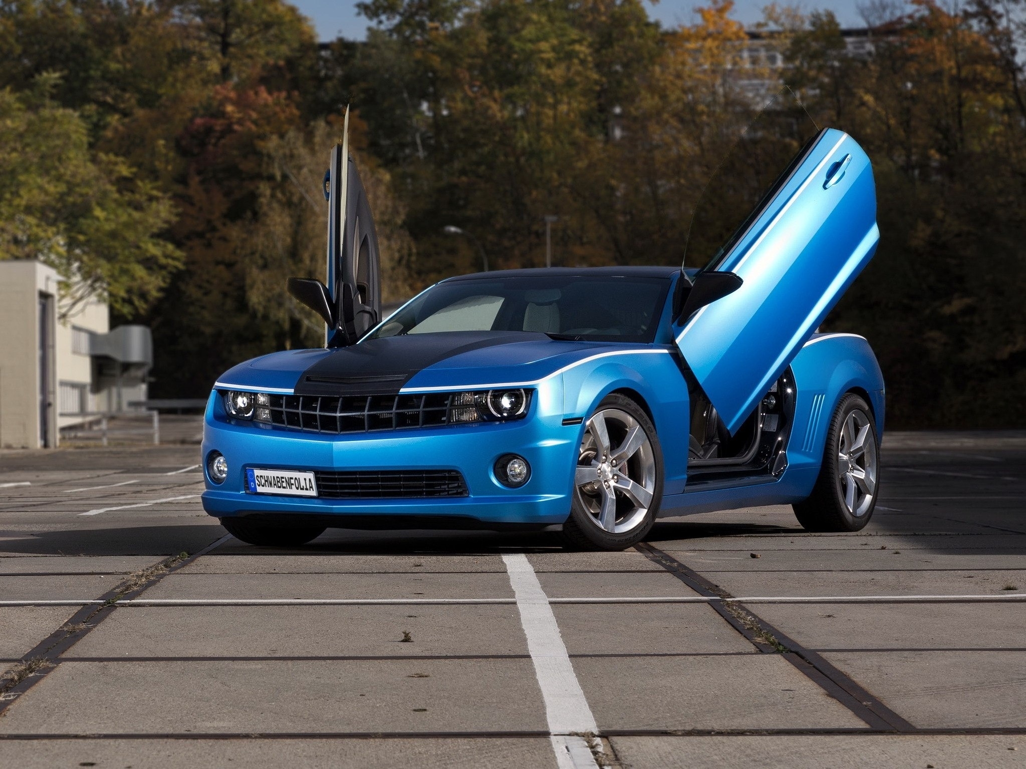 Download wallpaper 2048x1536 chevrolet camaro, cars, car, doors hd  background