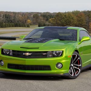 Preview wallpaper chevrolet camaro, cars, car, green