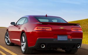 Preview wallpaper chevrolet, camaro, ss, 2013, rear view, red